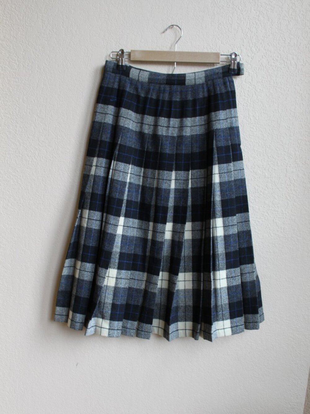 Vintage 60's Black and Cream Reversable Plaid Pleated Wool Skirt 26" waist